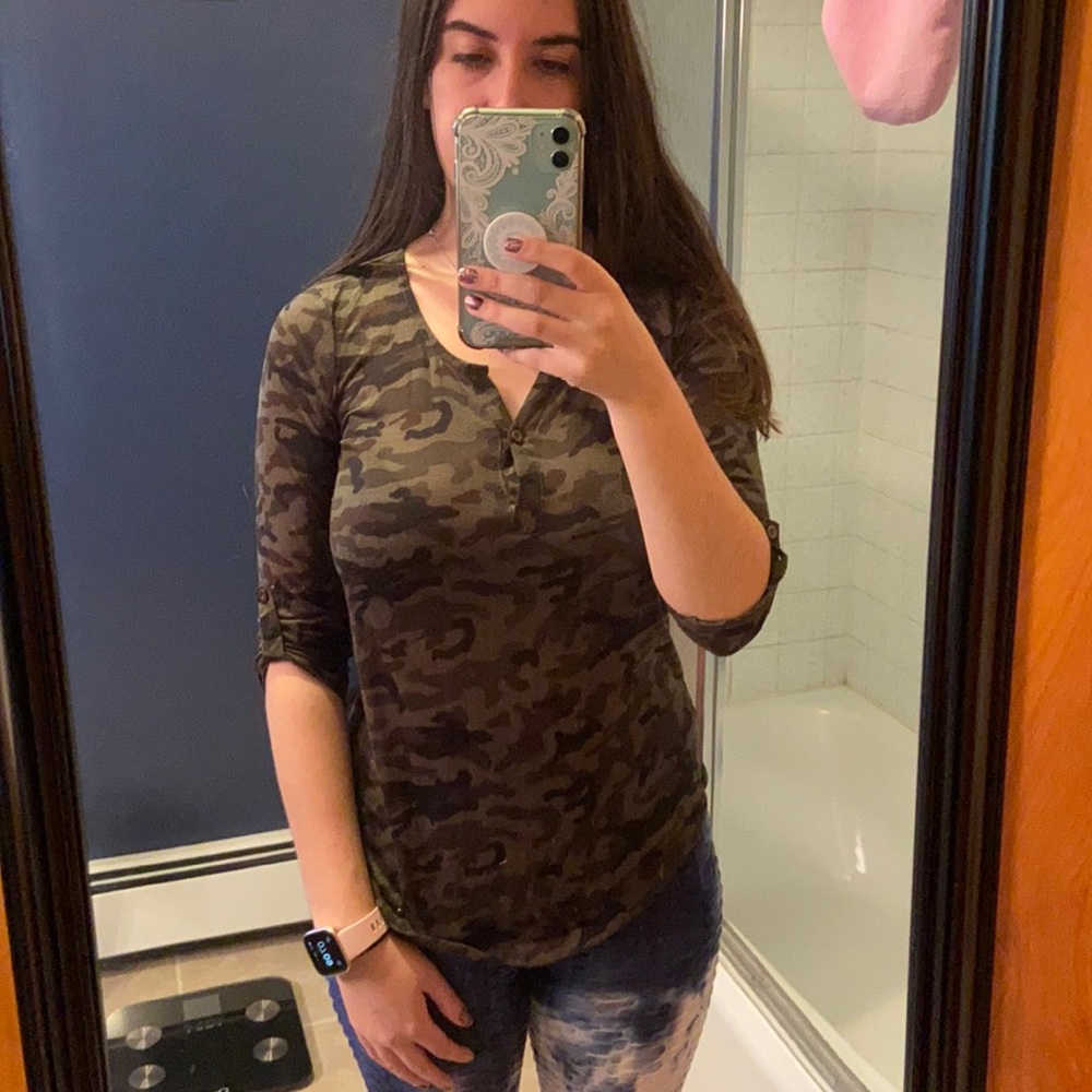 🛍Rue21 camo top